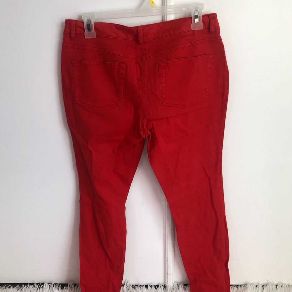 Red pant - Picture 2 of 2